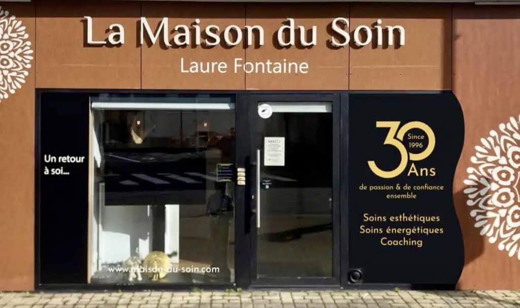 Vitrine de La Maison du Soin à Rezé — 30 ans de passion et de confiance depuis 1996